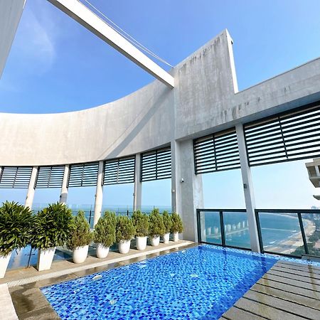 Luxury Apt Opposite Mykhe Beach Da Nang Exterior photo