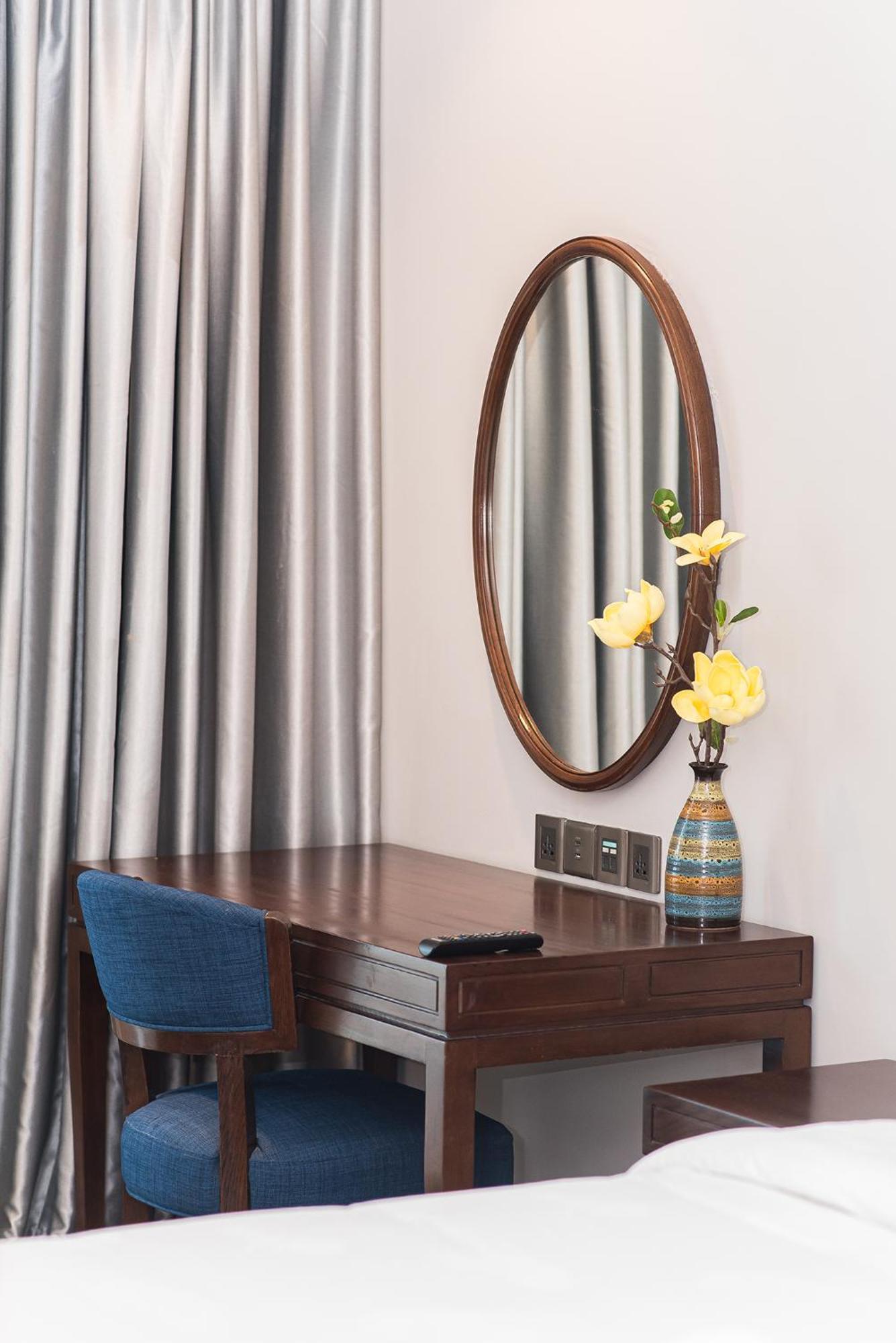 Luxury Apt Opposite Mykhe Beach Da Nang Exterior photo