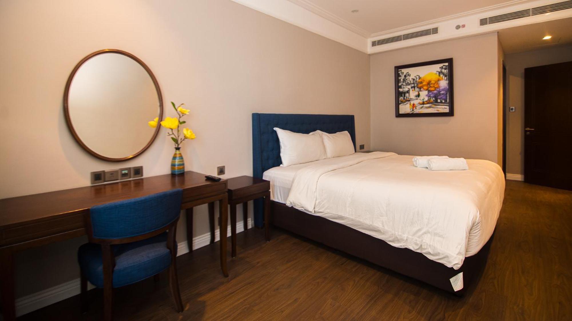 Luxury Apt Opposite Mykhe Beach Da Nang Exterior photo