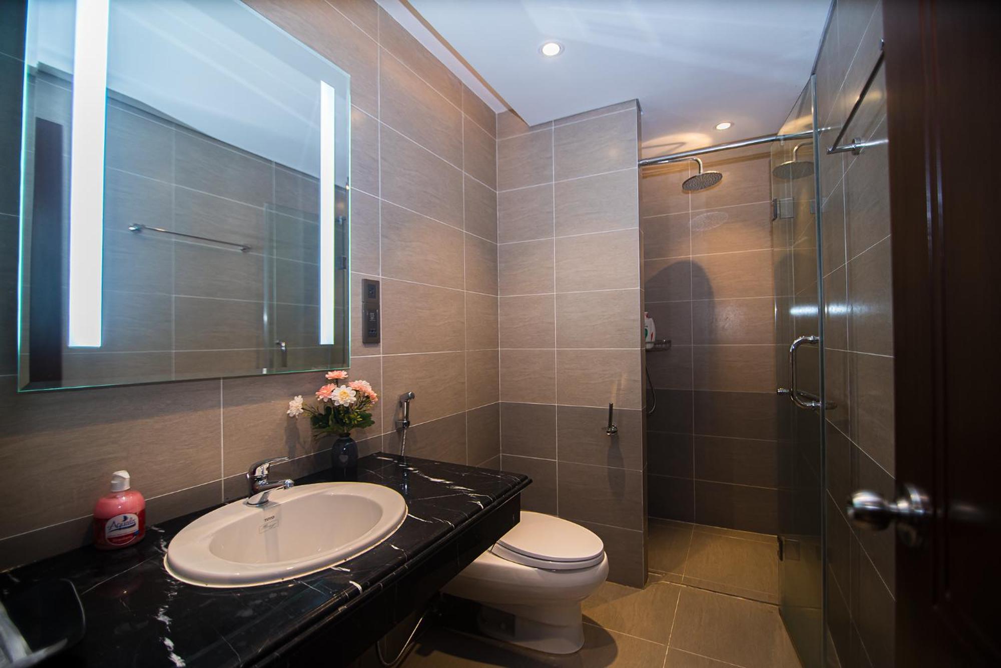 Luxury Apt Opposite Mykhe Beach Da Nang Exterior photo